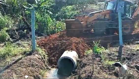 Camacã: Prefeitura instala manilhas no povoado de Novo Itamarati